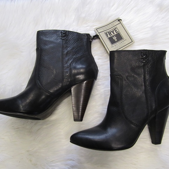 Frye Shoes - NWT Frye Regina Heel Bootie Sz 10